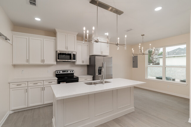 kitchen and dining space - 5406 N Crown Pt Townhome