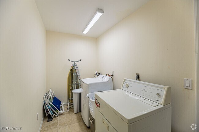 Building Photo - 2983 Binnacle Dr Rental