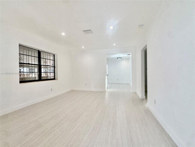 Photo - 3525 SW 92nd Ave