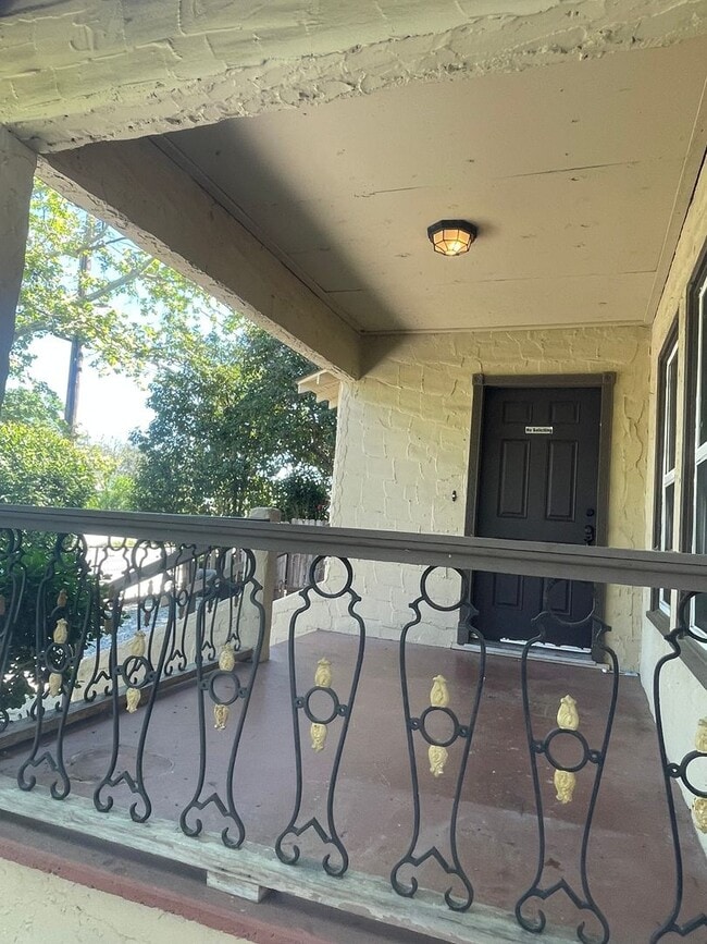 Photo - CHARMING 2 BED 1 BATH VICTORIAN HOME