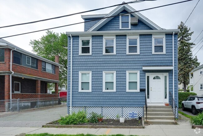 Building Photo - 12 Keenan St Unit 2 Rental