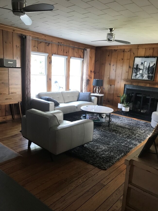Photo - 581 E Shore Dr