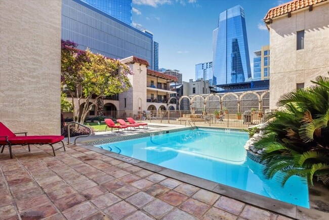 Photo - 505 W 7th St Condo Unit 105