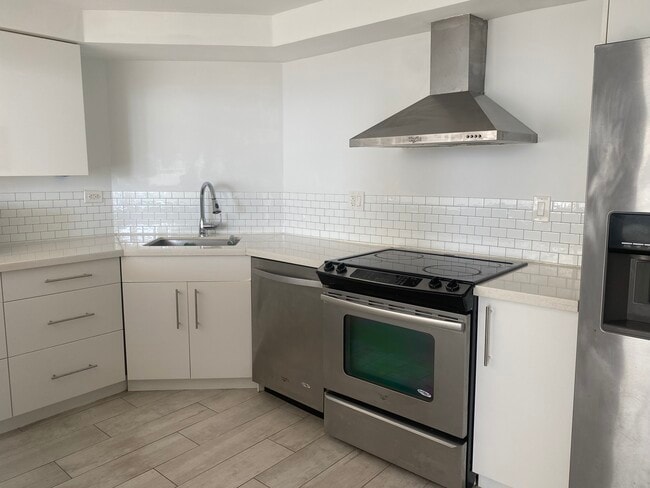 Building Photo - 1408 Brickell Bay Dr Rental