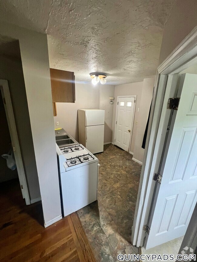 Building Photo - 14 Johnson Ave Rental