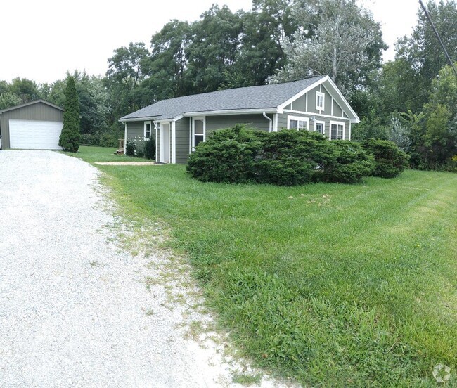 Building Photo - 9217 W Lincoln Hwy Rental