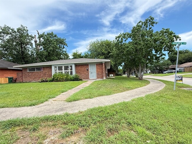 Photo - 1434 Marleen St