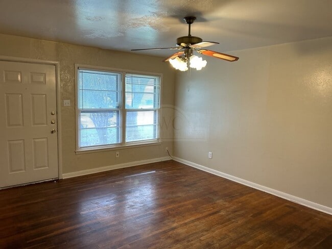 Photo - 408 Allen St