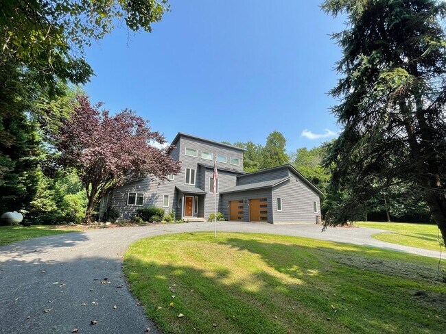 Photo - COMMUTERS DREAM! PRIVATE ACREAGE STAFFORD...