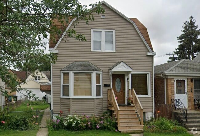 Building Photo - 4741 W Byron St Unit B Rental