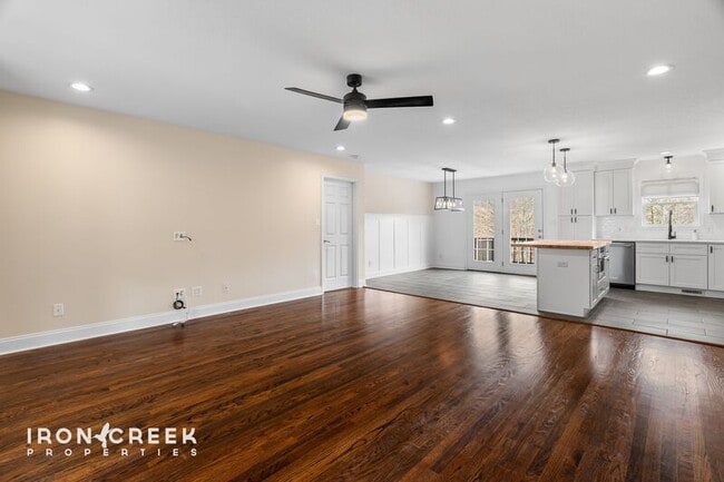 Photo - 8 Rose Briar Cir