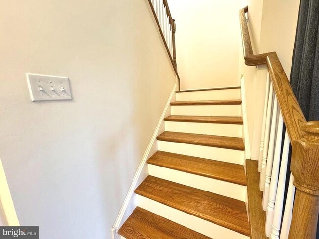 Photo - 425 Williamson Ct