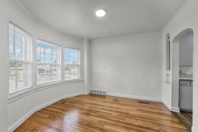 Photo - 707 W Main St