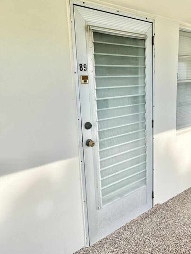 Photo - 89 Sheffield D