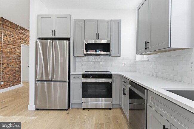 Photo - 2724 E Somerset St Unit 1