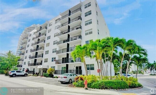 Building Photo - 3000 Riomar St Unit 402 Rental