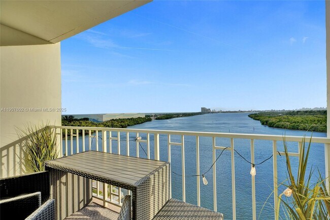 Photo - 500 Bayview Dr Unit 1018