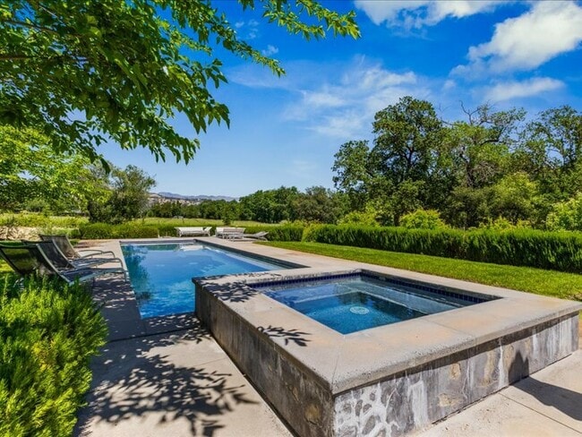 Photo - 14950 Chalk Hill Rd House