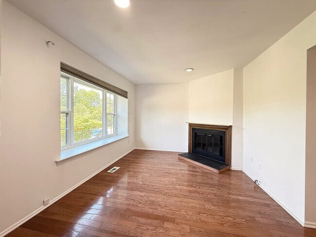 Photo - 1187 Heyward Rd