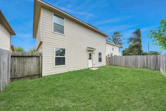 Photo - 882 Darbydale Crossing Ln