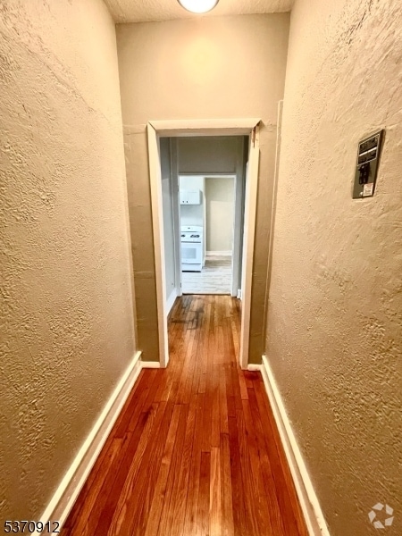 Building Photo - 17 Elwood Pl Rental