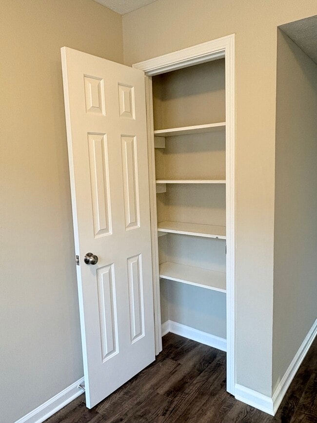 Photo - 1956 Sandra St