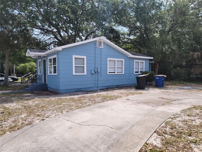 Photo - 601 McLennan St