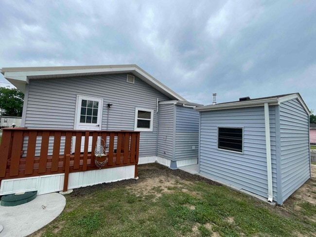 Photo - 333 California St