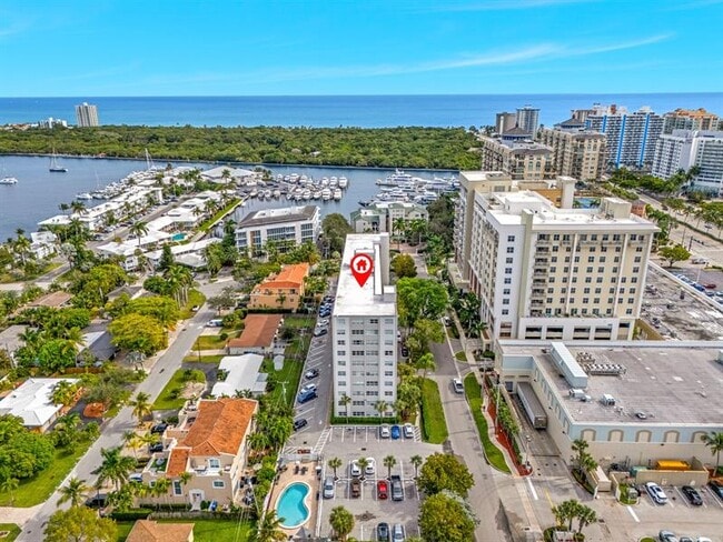 Building Photo - 2555 NE 11th St Unit 708