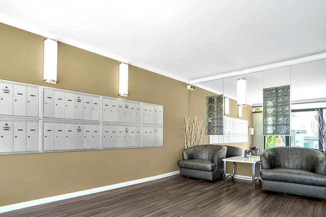 Royal Ridge Apartments