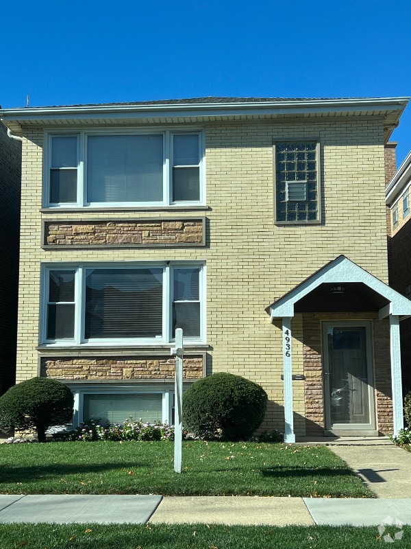 Building Photo - 4936 N Marmora Ave Rental