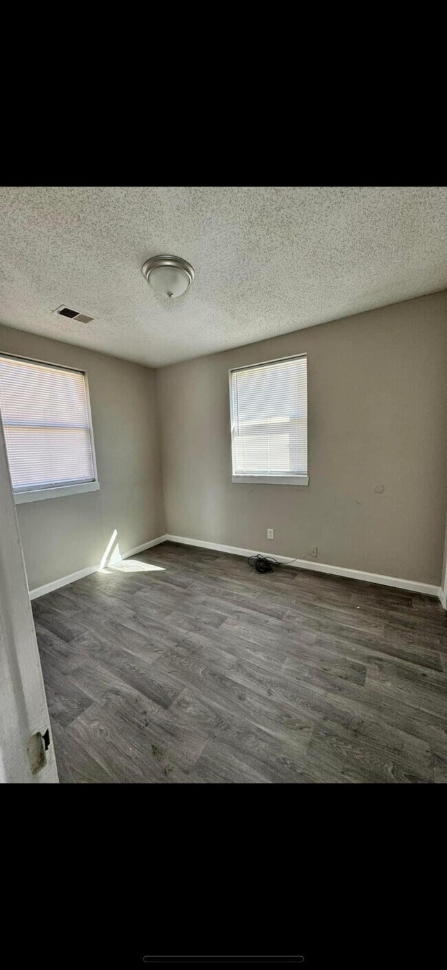 Photo - Florence Flats Apartment Homes