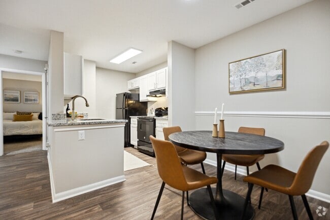 Building Photo - Wendover River Oaks Rental