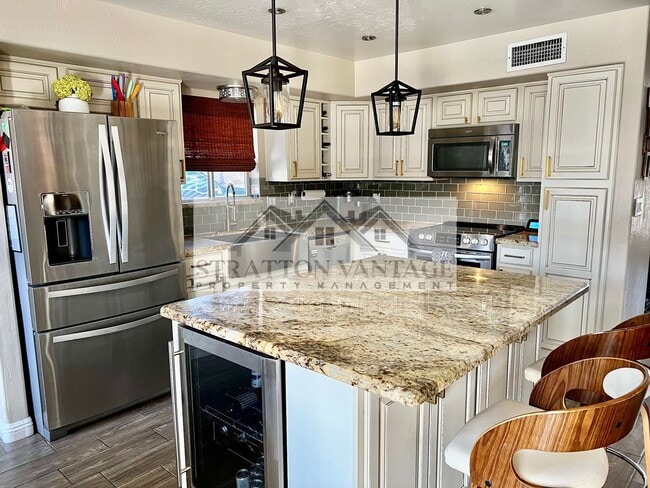 Photo - 4682 W Oakland St