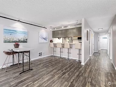 Photo - 690 NW Atalanta Way