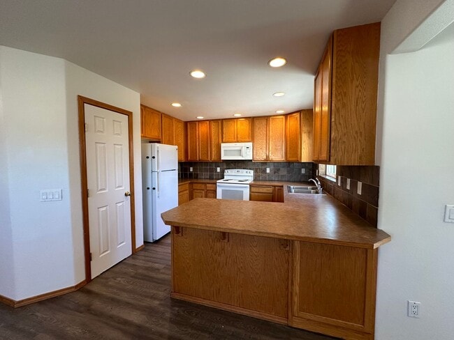 Photo - BONUS RENT SPECIAL! Spacious 4 Bed, 2.5 Ba...