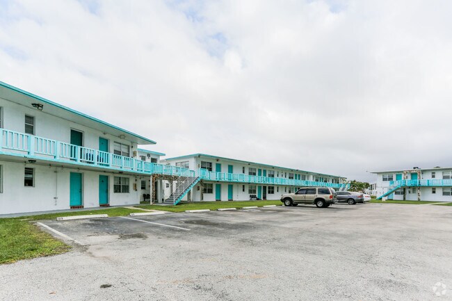 Lake Terraces Apartments - Lake Terraces Apartments