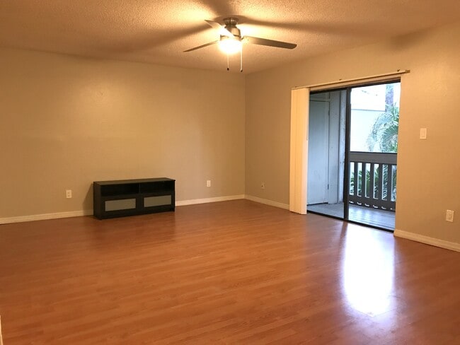 Photo - 149 Springwood Cir