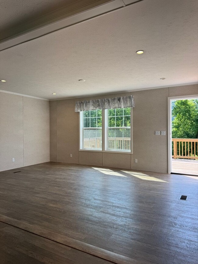 Photo - 465-7 Royal Manor Rd-