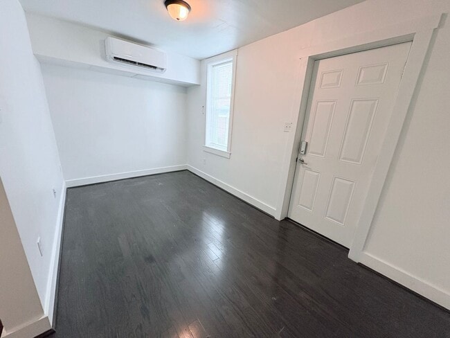 Photo - 214 W Hope Ave