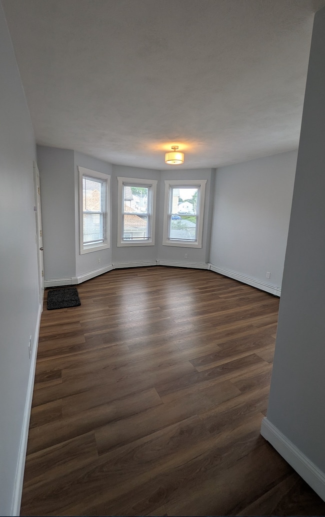 Building Photo - 81 Ledge St Unit 81 Ledge Street 3rd Floor Rental