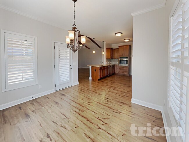 Photo - 156 Sharpstone Ln