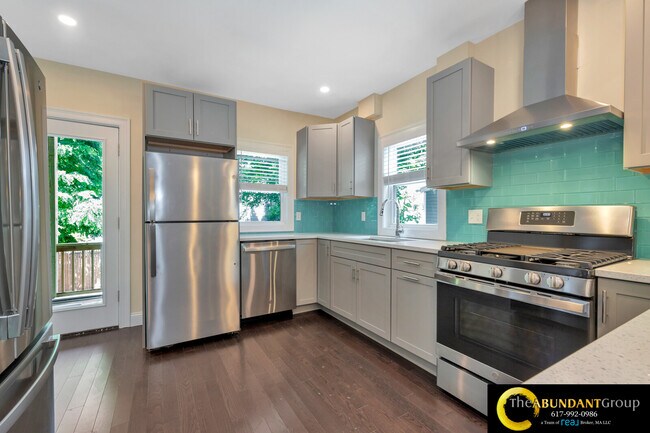 Photo - 161 4th St Unit 1