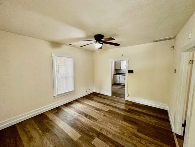Photo - Nicely finished 2 bedroom bungalow