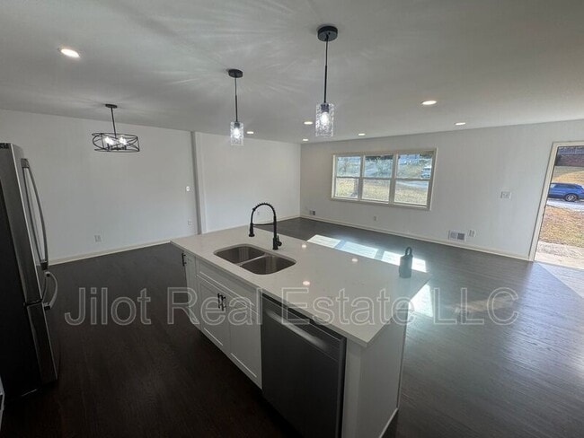 Photo - 2390 Tiffany Pl