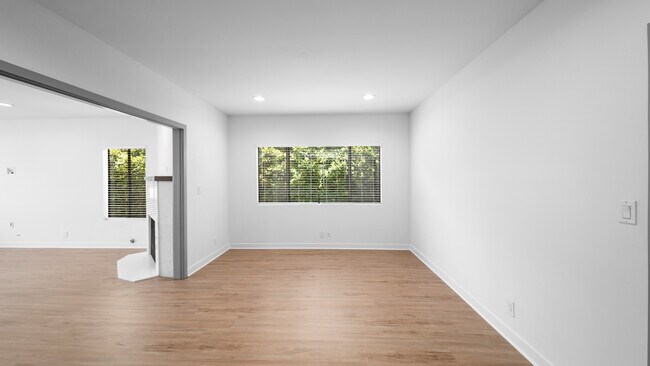 Photo - 9920 Robbins Dr