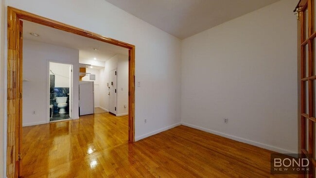 Building Photo - 96 Third Avenue Unit 2F Rental