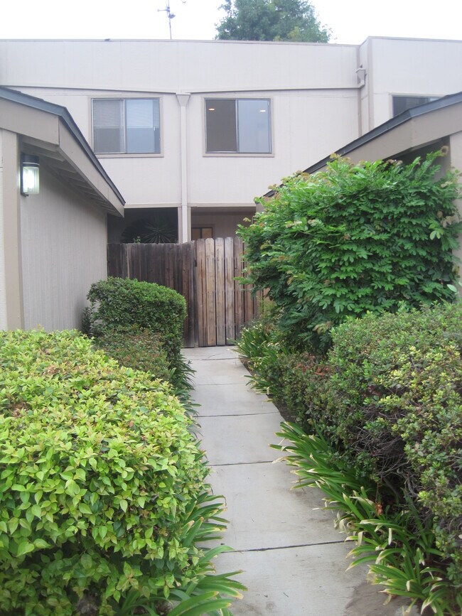 15110 Chatsworth St Townhome Townhome Rental in Mission Hills CA