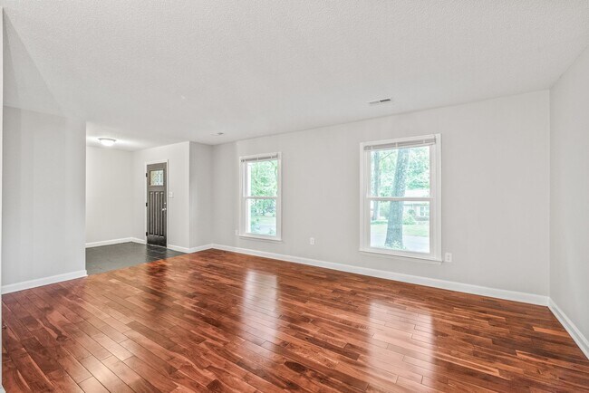 Photo - (Coming Soon) Move-in Ready 3 Bedroom Ranch!!