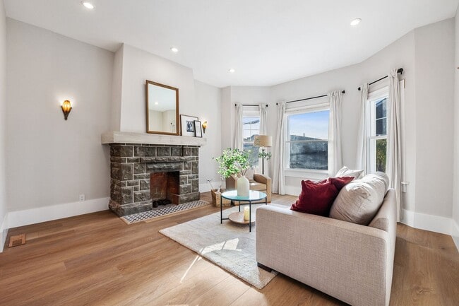 Photo - 115 Cuvier St